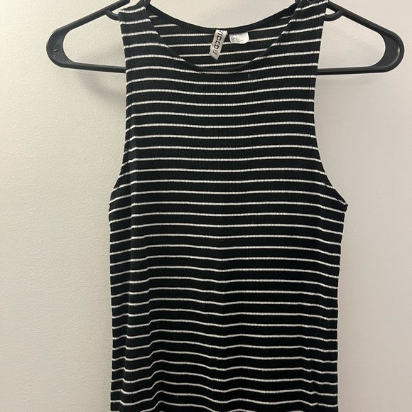 Black and white striped dress. Its from H&M and it is a size Small. - Picture 3 of 4